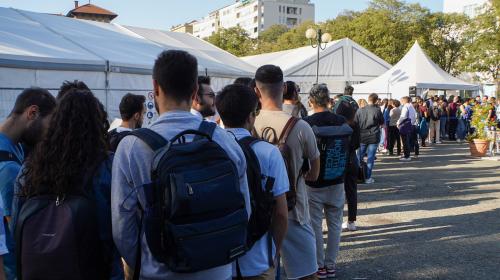 Tantissimi partecipanti all'ingresso