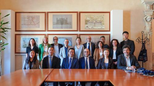 Group photo for the two delegations