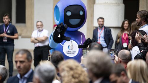 L'ingresso della mascotte ufficiale
