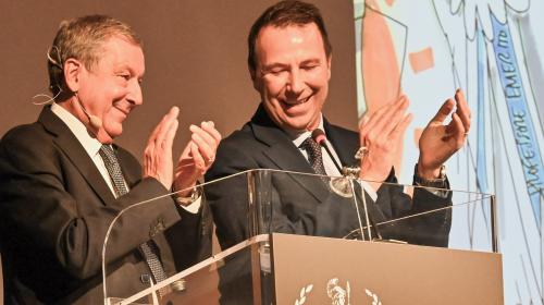 I ringraziamenti di Profumo insieme al Rettore Corgnati