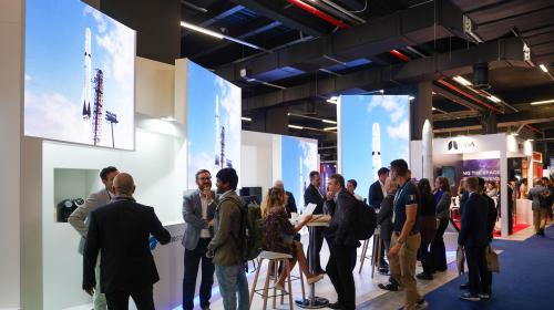 Research and industry meet at IAC
