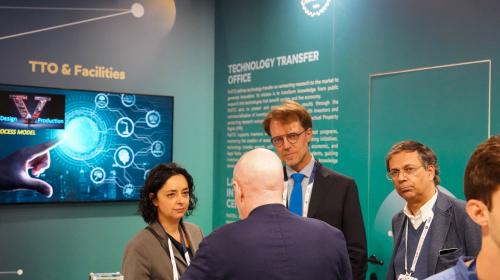 Dialogue between Politecnico researchers and the public