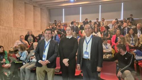 Da sinistra: il vicepresidente della rete Magalhaes, la segretaria generale della Camera di Commercio italiana in Cile, il docente Zanino
