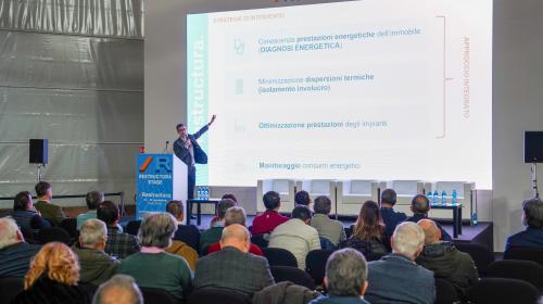Strategie di efficientamento energetico per la decarbonizzazione degli edifici