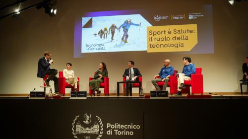 A moment from the round table discussion