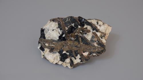 MOSANDRITE-(Ce) con feldspato (MP-911)