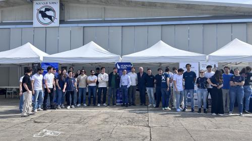 Il gruppo del DIMEAS e i Team all'evento