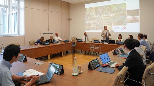 Un momento della visita della delegazione dell'Institute of Science Tokyo