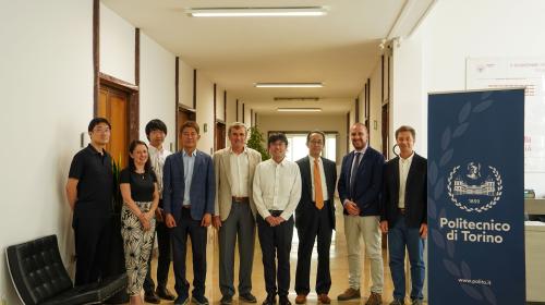 Foto di gruppo con gli ospiti giapponesi al Politecnico