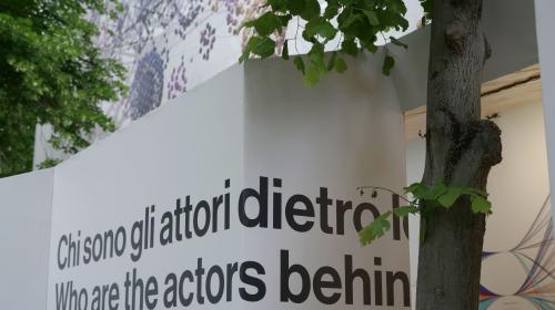 L'installazione “Constructing la Biennale”