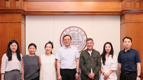 Il professor Francesco Novelli e la ricercatrice Xiaoxu Liang in visita a HIT