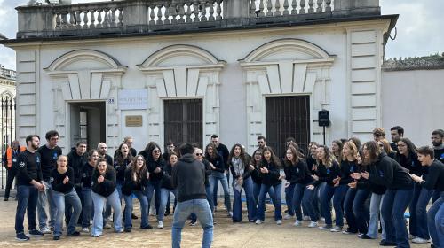 La performance del Coro PoliƎtnico