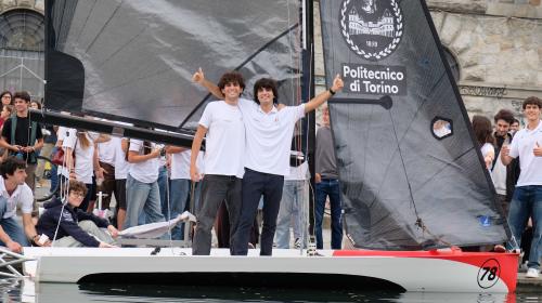 Il team orgoglioso del nuovo prototipo