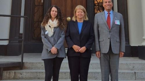 La dottoressa Althea Cenciarelli, l’Ambasciatrice d’Italia in Cile Valeria Biagiotti, il professor Zanino