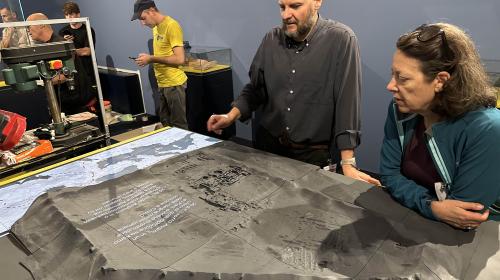 La professoressa Spanò al lavoro sul modello