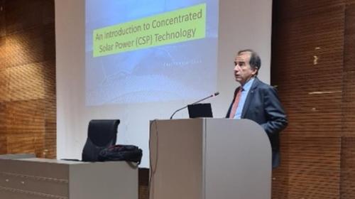 Il professore Roberto Zanino, Responsabile scientifico di progetto, presso la UIR