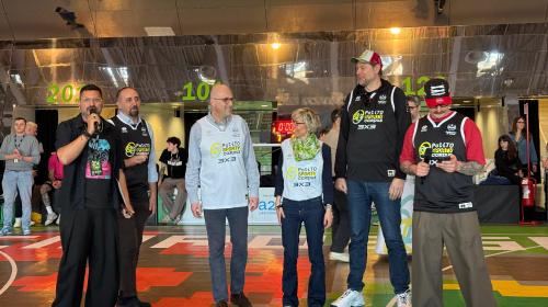 La VR Silvia Barbero, il VR Stefano Sacchi, l'ex giocatore Giacomo Galanda e gli speaker dell'organizzazione