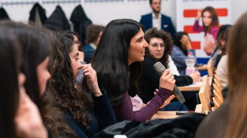 Dialogo tra professioniste e studentesse