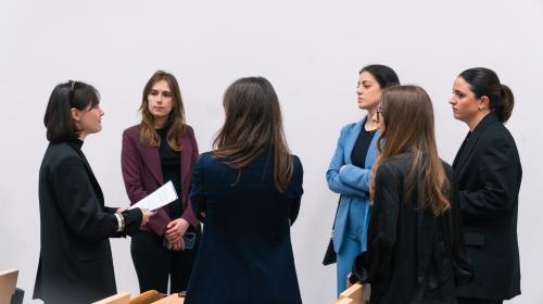 Dialogo tra professioniste e studentesse