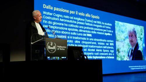Giorgio Guglieri, Direttore del Dipartimento di Ingegneria Meccanica e Aerospaziale-DIMEAS, pronuncia la laudatio di Walter Cugno