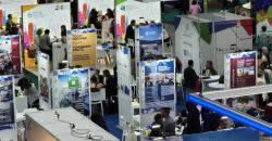 Foto degli stand alla conferenza internazionale