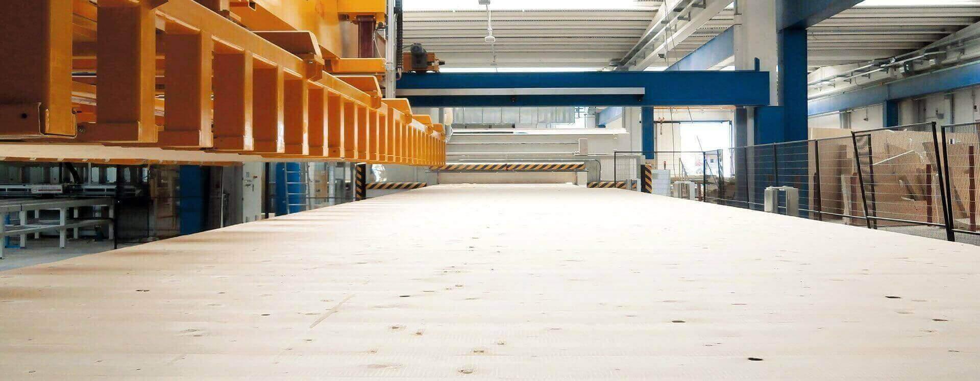 Foto di un macchinario per la lavorazione del legno